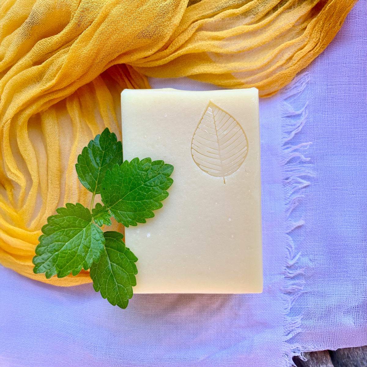 Savon pour les cheveux à la mélisse